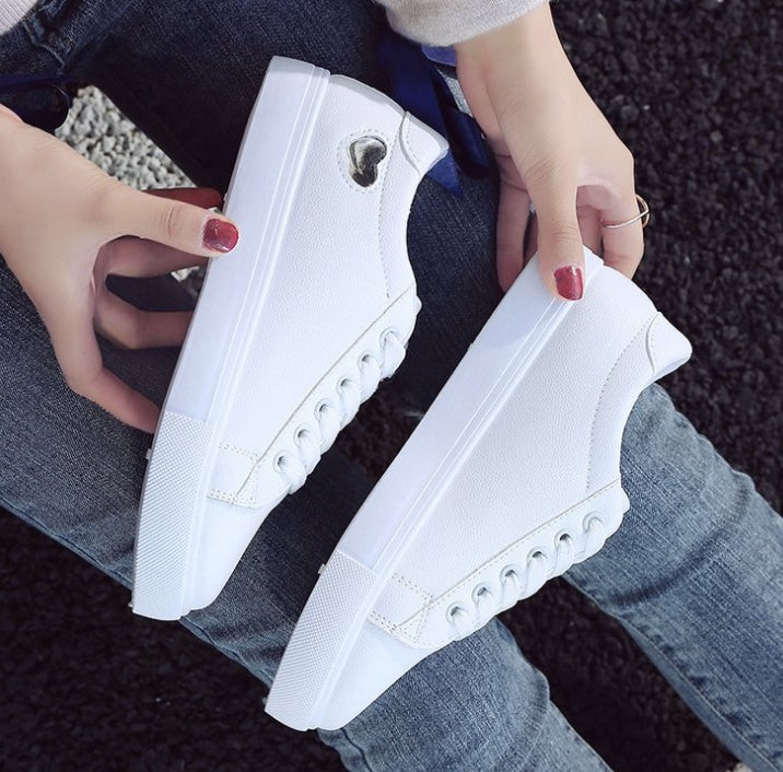 Baskets femme blanches cuir PU cœur