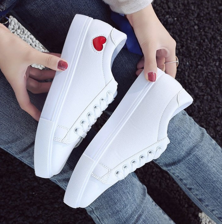 Baskets femme blanches cuir PU cœur