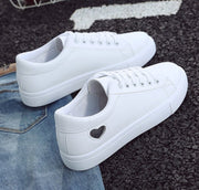 Baskets femme blanches cuir PU cœur